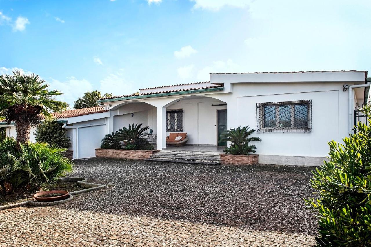 Villa Eva Crispiano Екстериор снимка