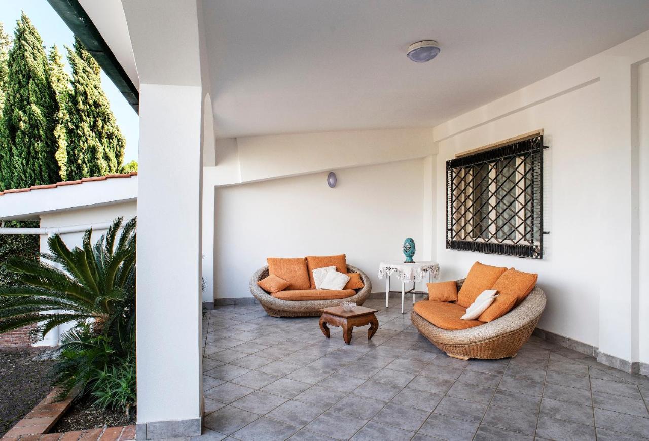 Villa Eva Crispiano Екстериор снимка
