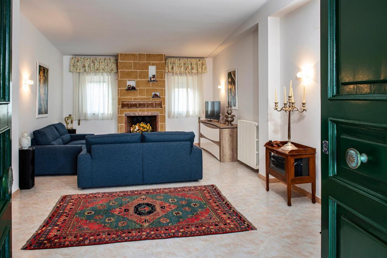 Villa Eva Crispiano Екстериор снимка
