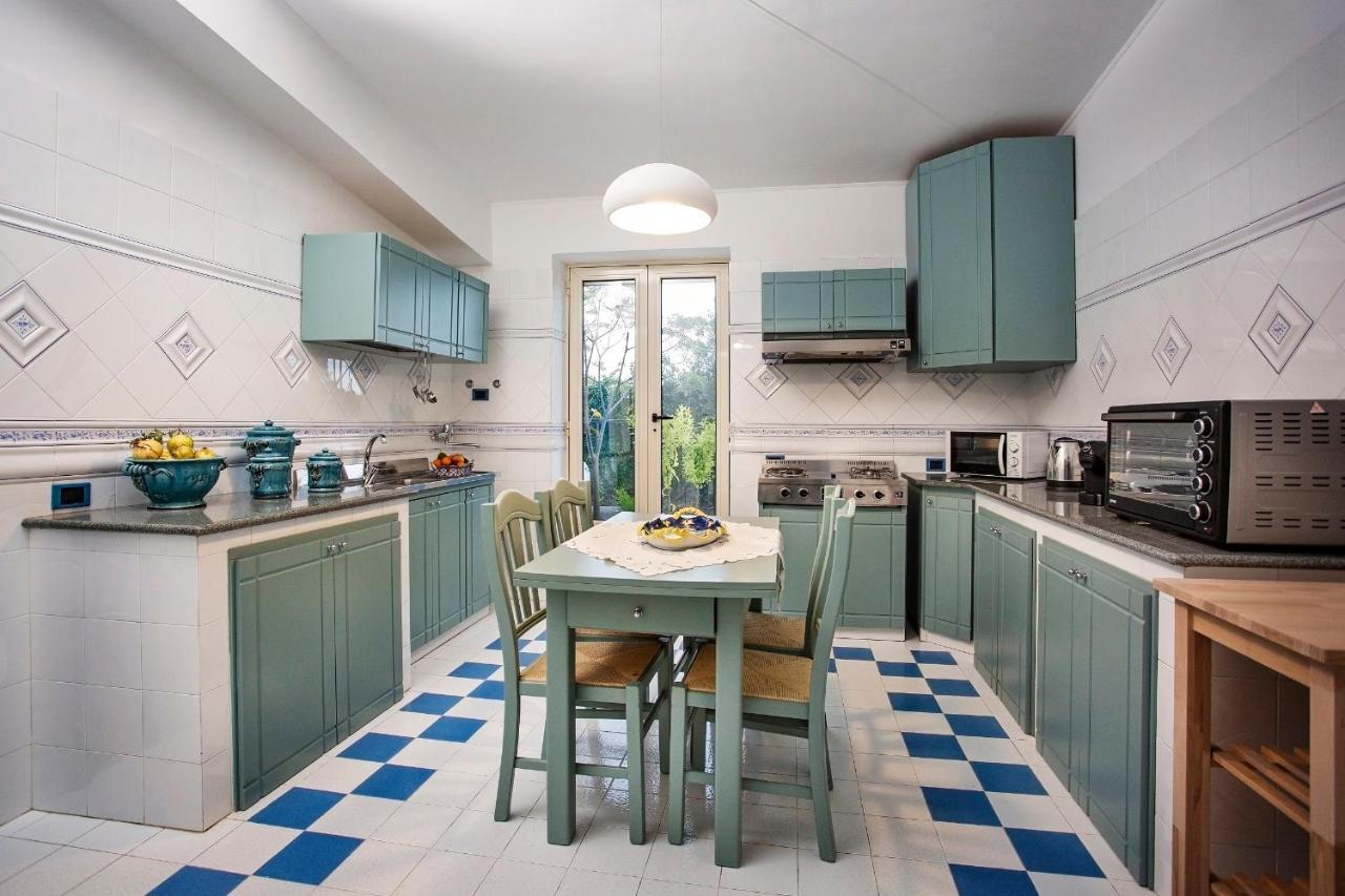 Villa Eva Crispiano Екстериор снимка